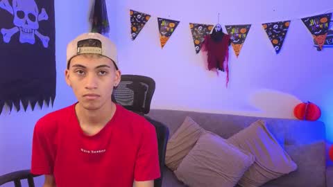 yulian_vasquez online show from 10/12/25, 12:26