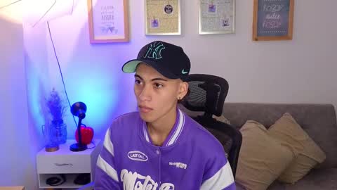 yulian_vasquez online show from 11/10/25, 12:26