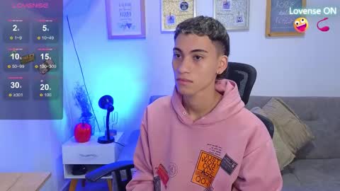 yulian_vasquez online show from 11/14/25, 12:37