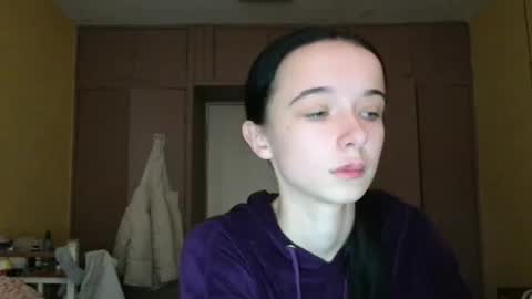 Yuliia online show from 11/13/25, 07:40