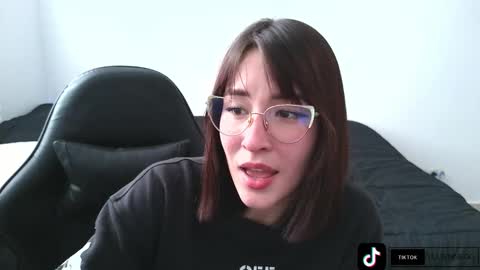 Snapshot of yulienne chatting on 10/06/25, 09:23 Yulienne online show from 10/06/25, 09:23