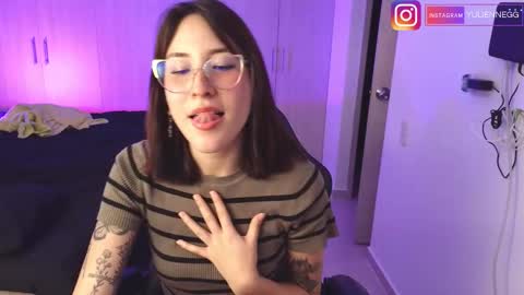 Yulienne online show from 11/09/25, 01:37