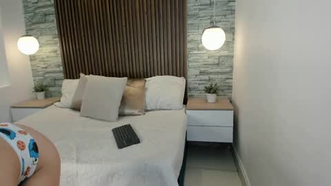 yulievans online show from 01/21/25, 07:17