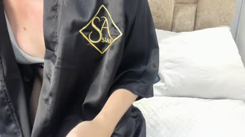 yulievans online show from 02/07/25, 02:37