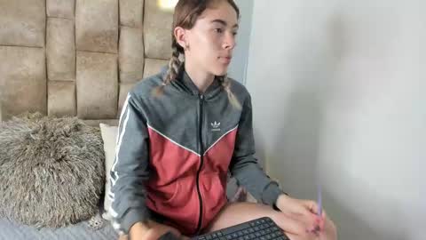 yulievans online show from 03/06/25, 12:09