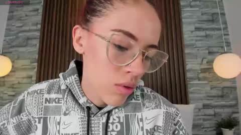 yulievans online show from 10/13/25, 07:25