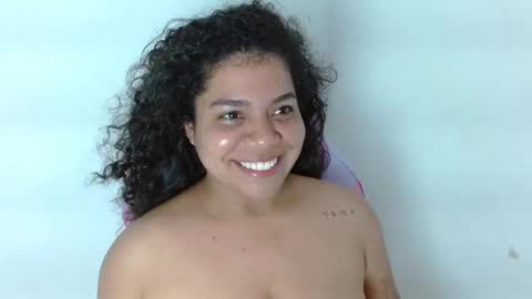 Snapshot of yulissa18 chatting on 01/05/25, 09:57 Yuli and SaraIndependent model online show from 01/05/25, 09:57