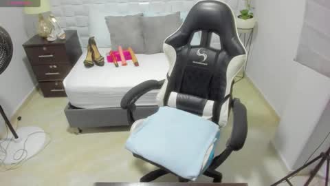 Y U L I T Z A online show from 11/06/25, 11:11