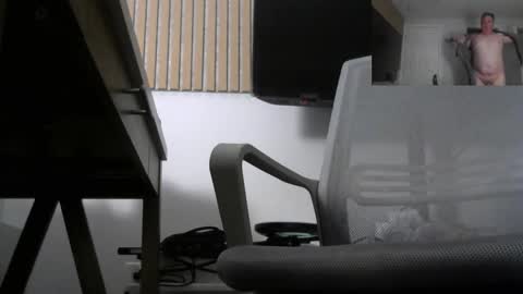 Snapshot of yumguy69 chatting on 11/26/25, 12:33 YumGuy69 online show from 11/26/25, 12:33