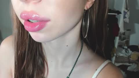 Snapshot of yumm__ chatting on 12/19/24, 01:18 Im away next stream September 10 at 1400 Moscow time online show from 12/19/24, 01:18