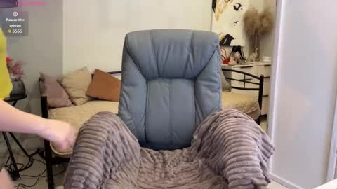 Snapshot of yummy_jane_ chatting on 11/16/25, 01:11 Yummy Jane online show from 11/16/25, 01:11