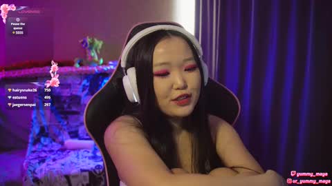 Snapshot of yummy_maya chatting on 02/09/25, 08:11 Chimi online show from 02/09/25, 08:11