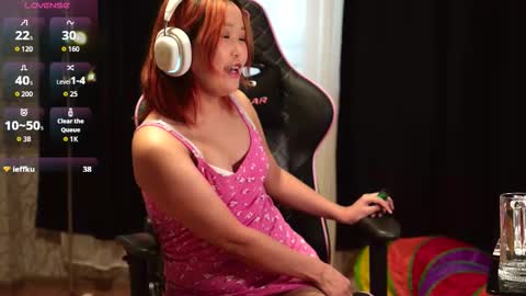 Snapshot of yummy_maya chatting on 11/22/25, 03:49 Chimi online show from 11/22/25, 03:49