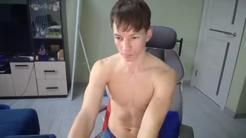 Snapshot of yummyalexxx chatting on 02/16/25, 07:37 Alex online show from 02/16/25, 07:37