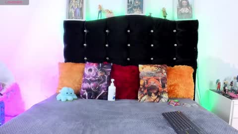 yuong soo online show from 10/07/25, 03:04