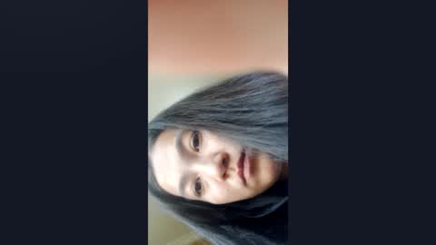 Snapshot of yuonneaquilar chatting on 10/29/25, 06:37 Yuna online show from 10/29/25, 06:37