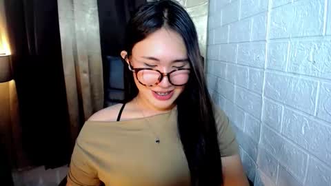 Snapshot of yuriyumixx_xoxo chatting on 10/21/25, 04:30 yuriyumixx_xoxo online show from 10/21/25, 04:30