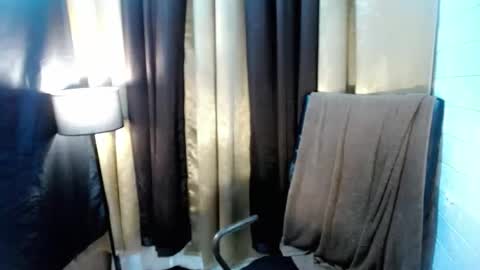 Snapshot of yuriyumixx_xoxo chatting on 10/29/25, 07:37 yuriyumixx_xoxo online show from 10/29/25, 07:37