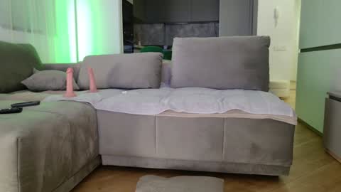 Snapshot of yvonna_ chatting on 12/02/24, 05:15 yvonna_ online show from 12/02/24, 05:15