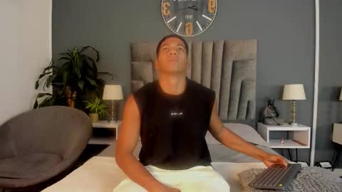 zac online show from 10/22/25, 03:18