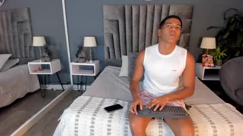 zac online show from 10/29/25, 03:09