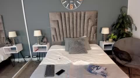 zac online show from 11/11/25, 03:17