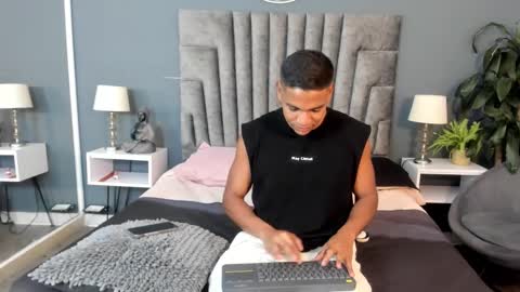 zac online show from 11/20/25, 03:18