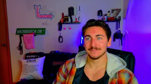 Snapshot of zach_rhyder chatting on 10/29/25, 01:52 Zach Rhyder online show from 10/29/25, 01:52