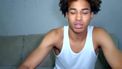 Snapshot of zachbrownn chatting on 10/31/25, 05:08 zachbrownn online show from 10/31/25, 05:08