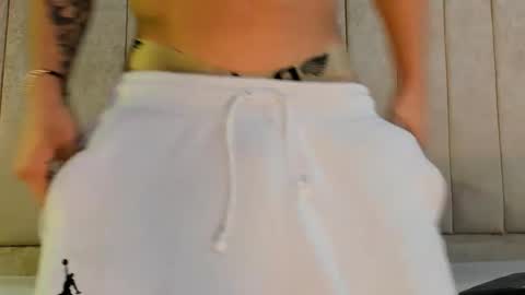 Snapshot of zack_conor chatting on 12/24/24, 02:01 zack conor online show from 12/24/24, 02:01