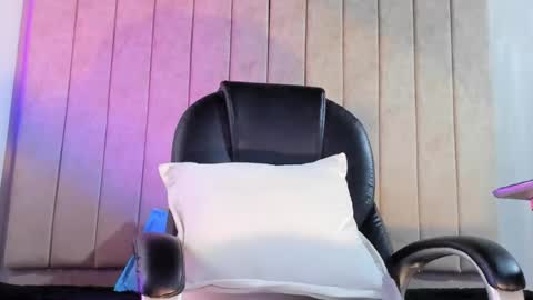 Snapshot of zack_conor chatting on 02/27/25, 12:02 zack conor online show from 02/27/25, 12:02