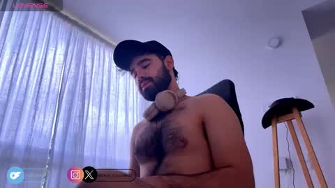 Snapshot of zack_sullivan22 chatting on 10/31/25, 02:51 zack_sullivan22 online show from 10/31/25, 02:51