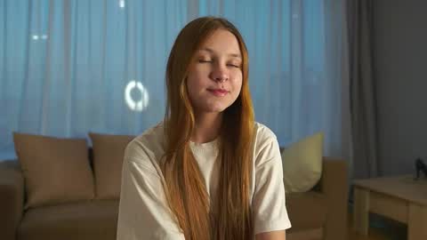 Marina online show from 10/12/25, 01:10