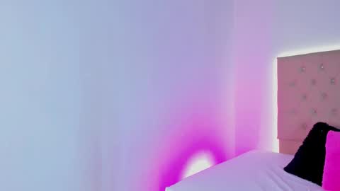 Snapshot of zafiro__brown chatting on 09/09/25, 11:32 Zafiro Brown online show from 09/09/25, 11:32