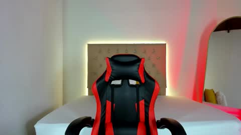 Snapshot of zafiro__brown chatting on 10/05/25, 11:19 Zafiro Brown online show from 10/05/25, 11:19