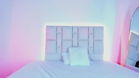 Snapshot of zafiro__brown chatting on 10/24/25, 09:06 Zafiro Brown online show from 10/24/25, 09:06