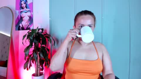 Snapshot of zafiro__brown chatting on 10/28/25, 01:36 Zafiro Brown online show from 10/28/25, 01:36