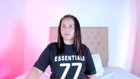 Snapshot of zafiro__brown chatting on 10/29/25, 10:50 Zafiro Brown online show from 10/29/25, 10:50