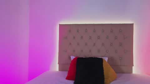 Snapshot of zafiro__brown chatting on 11/12/25, 11:54 Zafiro Brown online show from 11/12/25, 11:54