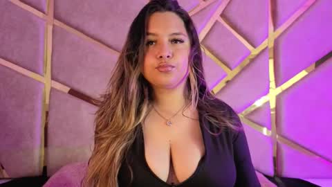 Snapshot of zafiro_claire chatting on 11/15/25, 06:59 Claire online show from 11/15/25, 06:59