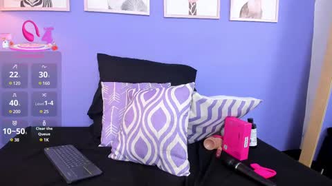 Snapshot of zahira_evans chatting on 02/25/25, 04:57 Zahira online show from 02/25/25, 04:57
