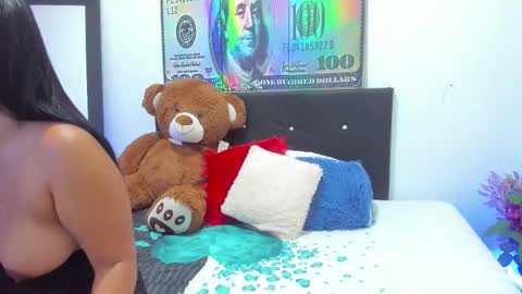 Snapshot of zahira_evans chatting on 09/17/25, 07:04 Zahira online show from 09/17/25, 07:04