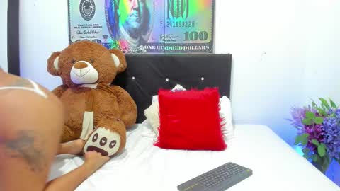 Snapshot of zahira_evans chatting on 09/30/25, 07:19 Zahira online show from 09/30/25, 07:19