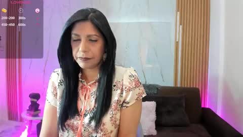 zamanthaa__ online show from 11/06/25, 12:28