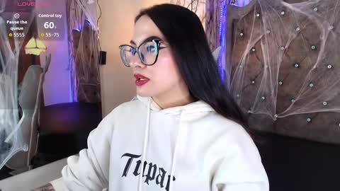   online show from 10/15/25, 10:21