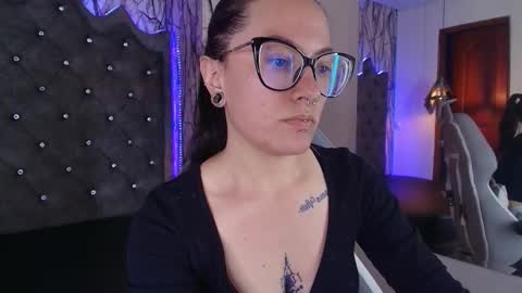   online show from 11/12/25, 08:30