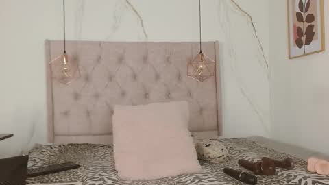 ZAMIRA online show from 10/12/25, 01:10