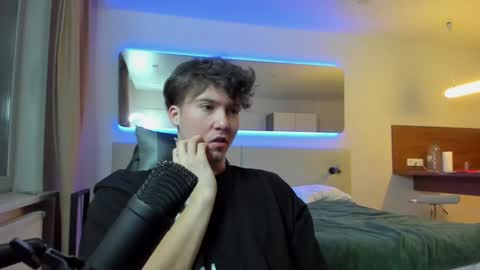 zander003 online show from 01/05/25, 05:41