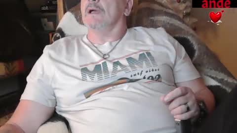 Snapshot of zander007 chatting on 10/03/25, 03:20 zander007 online show from 10/03/25, 03:20