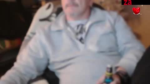 Snapshot of zander007 chatting on 10/15/25, 02:50 zander007 online show from 10/15/25, 02:50